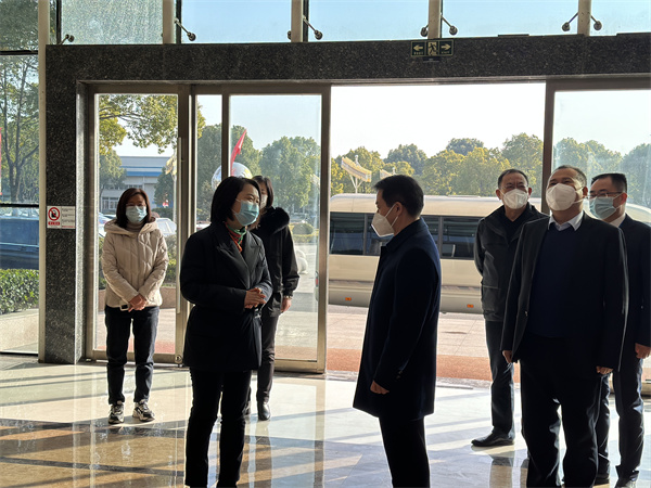 郭書記帶隊春節走訪慰問1.jpg 郭書記帶隊春節走訪慰問1.jpg